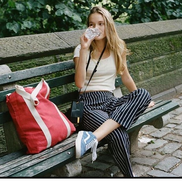 Brandy Melville Striped lightweight pants - Picture 4 of 6